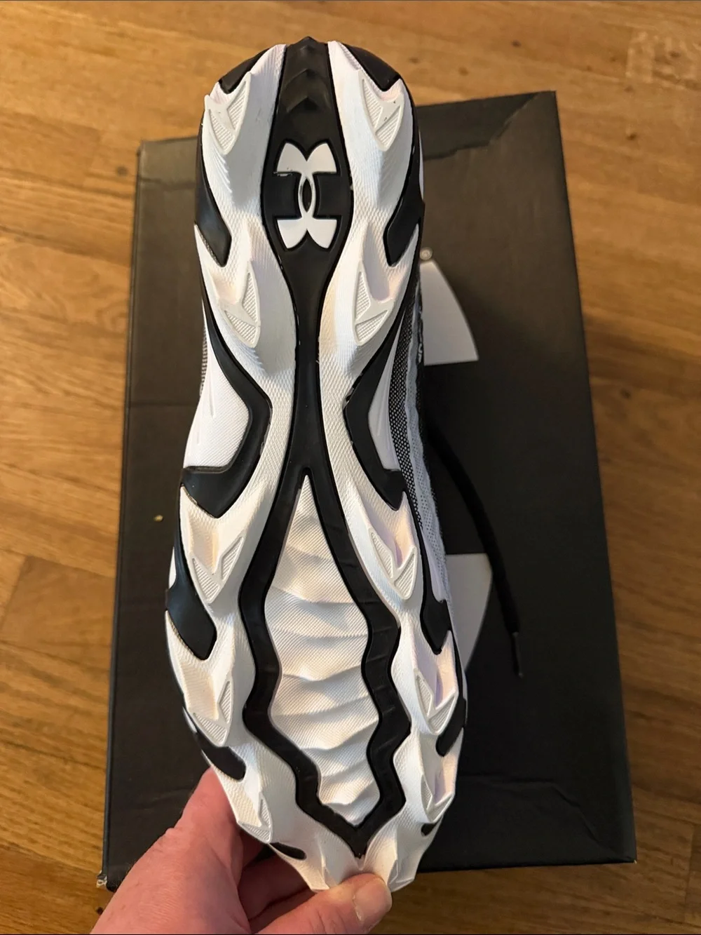 Under Armour Spotlight Hammer Men’s Wide Football Cleats